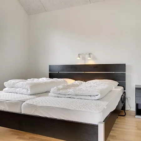 Swarthofthi - 1-5km From The Sea By Interhome Дом отдыха Йёрринг